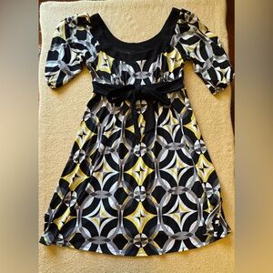 Bisou Bisou Black and Yellow Geometric Dress